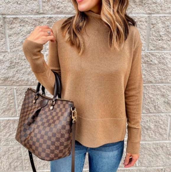 Everlane Sweaters - EVERLANE The Cashmere Square Turtleneck Sweater.